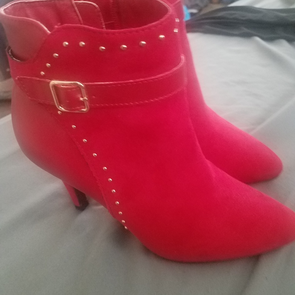 Heels - Picture 3 of 4